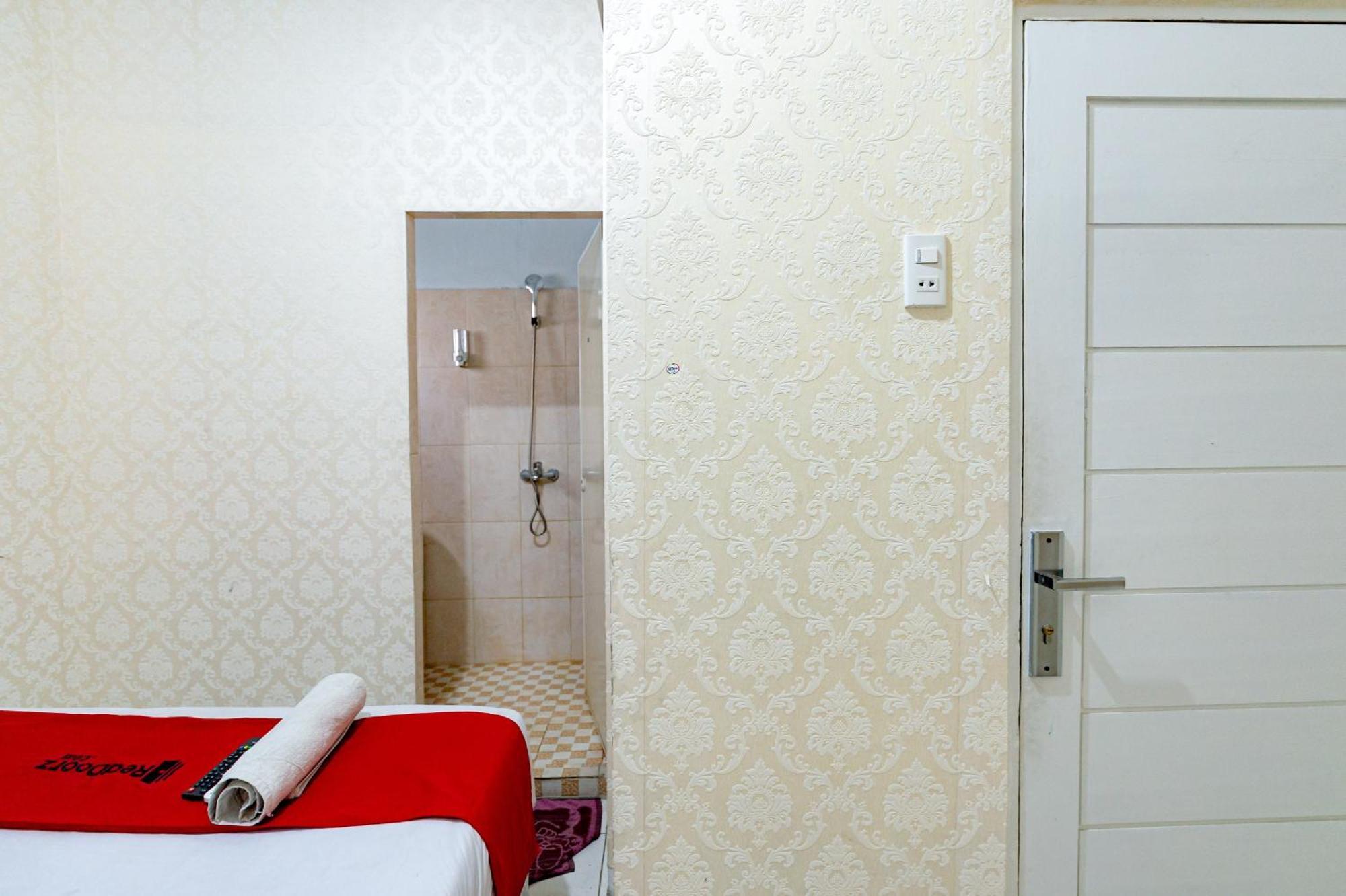 Reddoorz Near Rsud Dr Pringadi Medan 3酒店 外观 照片