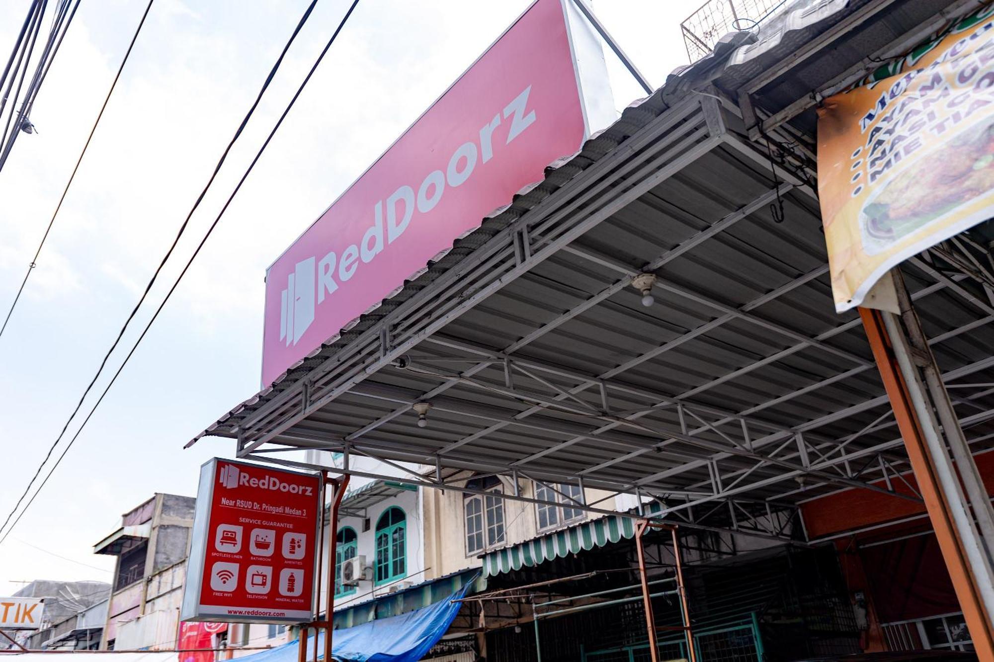Reddoorz Near Rsud Dr Pringadi Medan 3酒店 外观 照片